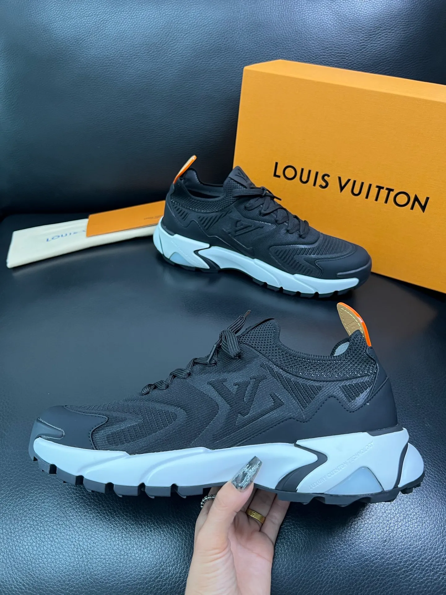 Men's shoes 💰660 Lv top purchasing Louis Vuitton Leather Shoes Counter Synchronization, imported fly woven fabrics from Italy, imported water-dyed cowhide lining, soles: original soles specially provided by the original factory, original factory follow-up orders, high quality, welcome to compare, code number 39-44 (custom-made 45) 85887